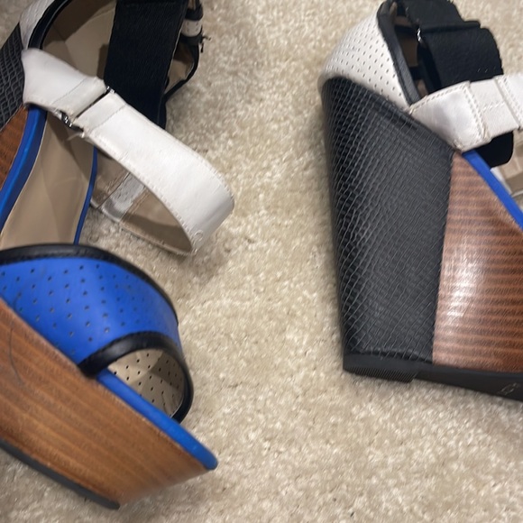 Aldo wedges sz8.5 blue/white/black - Picture 3 of 5